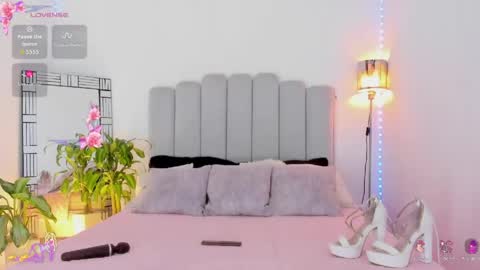 Snapshot of scarlett_steelee chatting on 05/24/26, 10:59 Scarlett Steelee Independent Model online show from 05/24/26, 10:59