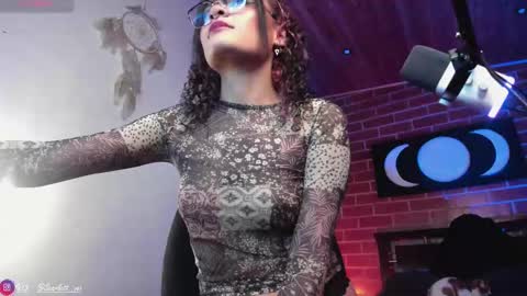 Snapshot of scarlett_v3la chatting on 10/18/25, 02:03 Scarlett  online show from 10/18/25, 02:03