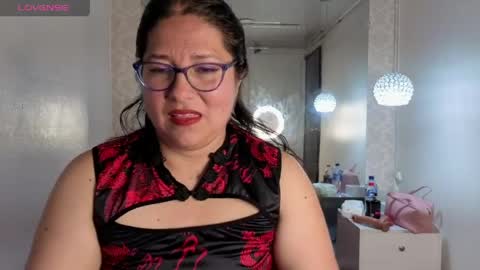 Snapshot of scarlett_widow chatting on 06/03/26, 03:20 scarlett_widow online show from 06/03/26, 03:20