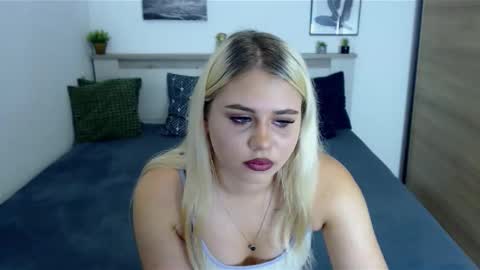Hi there guys  My pleasure in your hands  pvt is open online show from 09/17/25, 01:24