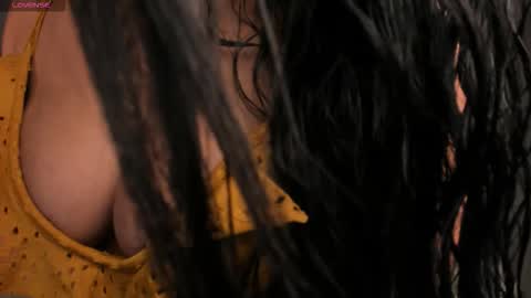 Snapshot of scarlettboss_ chatting on 09/29/25, 11:04 Scarlett online show from 09/29/25, 11:04