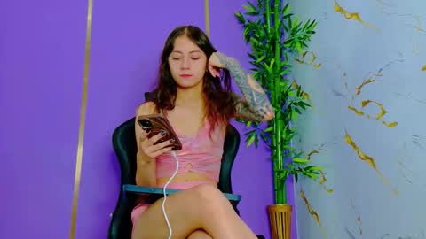 Snapshot of scarlettjones_x chatting on 09/15/25, 07:14 Scarlet online show from 09/15/25, 07:14