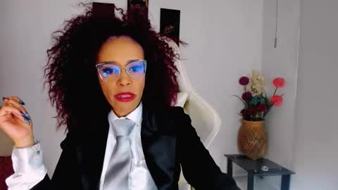 Scarlett online show from 09/18/25, 09:39