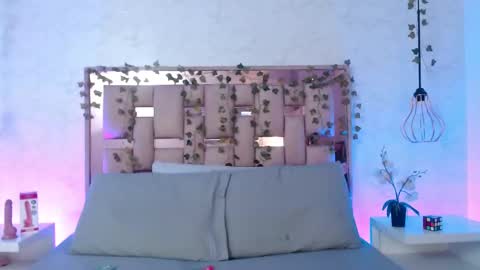 Scarlet online show from 09/11/25, 11:32