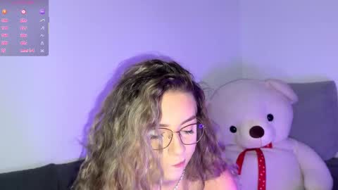 Snapshot of scarlettsmithz chatting on 11/16/25, 08:03 ScarlettSmithz online show from 11/16/25, 08:03