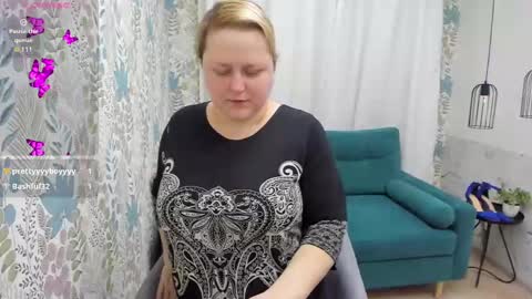 Snapshot of scarlettsoft chatting on 02/25/25, 12:03 Scarlett online show from 02/25/25, 12:03