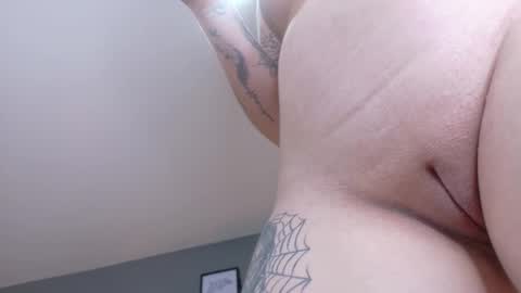 S C A R L E T T  online show from 10/18/25, 02:47