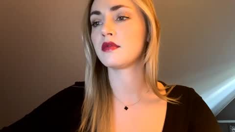 ScarlettxBlonde online show from 05/05/26, 06:32
