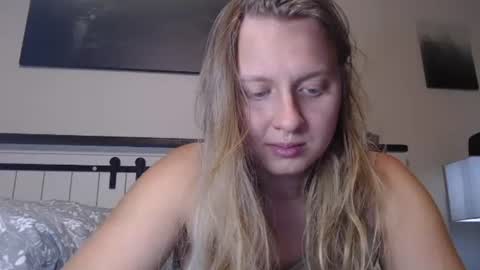 Snapshot of scartit chatting on 06/11/26, 01:27 ScarTit Bernhard online show from 06/11/26, 01:27