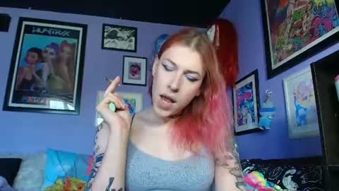 Snapshot of scary_sarah chatting on 07/28/26, 06:20 Sarah Bones online show from 07/28/26, 06:20