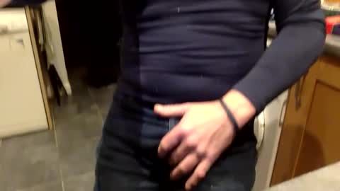 Snapshot of scbiggersballs chatting on 11/24/25, 11:04 scbiggersballs online show from 11/24/25, 11:04