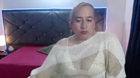 Snapshot of sccarlet_rose22 chatting on 11/11/25, 11:38 Sccarlet online show from 11/11/25, 11:38