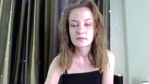 Snapshot of scented_elsa chatting on 05/15/26, 03:41 Elsa online show from 05/15/26, 03:41