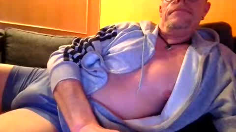 schmuhbaer1 online show from 11/08/25, 07:19