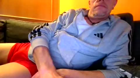 schmuhbaer1 online show from 11/17/25, 03:07