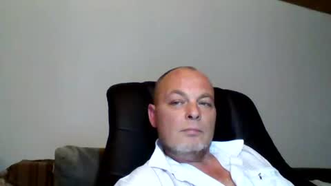 Snapshot of schnibschnab chatting on 10/12/25, 01:48 schnibschnab online show from 10/12/25, 01:48