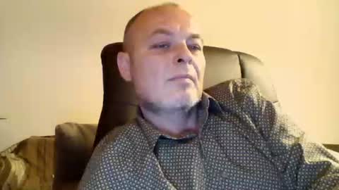 Snapshot of schnibschnab chatting on 10/13/25, 06:08 schnibschnab online show from 10/13/25, 06:08
