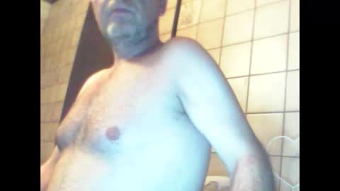 Snapshot of schnibschnab chatting on 10/26/25, 11:53 schnibschnab online show from 10/26/25, 11:53
