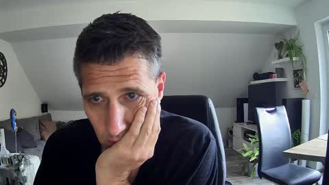 Snapshot of schnuckigeil chatting on 05/19/26, 11:49 Dildomen online show from 05/19/26, 11:49