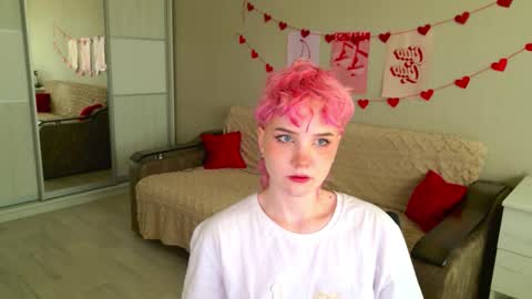 Rina online show from 09/17/25, 11:01