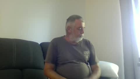 Snapshot of schooner73 chatting on 12/28/24, 02:33 Schooner73 online show from 12/28/24, 02:33