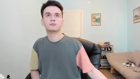 Snapshot of scooby_r chatting on 02/18/25, 11:22 Thomas brunette and Alex blond online show from 02/18/25, 11:22