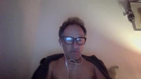 Snapshot of scotchwhieskie chatting on 04/30/26, 10:47 scotchwhieskie online show from 04/30/26, 10:47