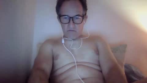 Snapshot of scotchwhieskie chatting on 05/31/26, 10:11 scotchwhieskie online show from 05/31/26, 10:11