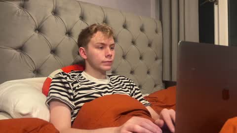 danny online show from 01/01/25, 12:21