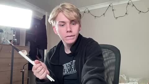 danny online show from 09/22/25, 01:18