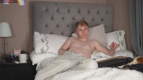 Snapshot of scottish_twink01 chatting on 05/23/26, 12:05 danny online show from 05/23/26, 12:05