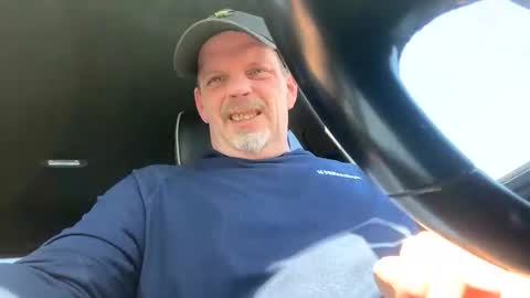 scottj603603 online show from 04/23/26, 05:04