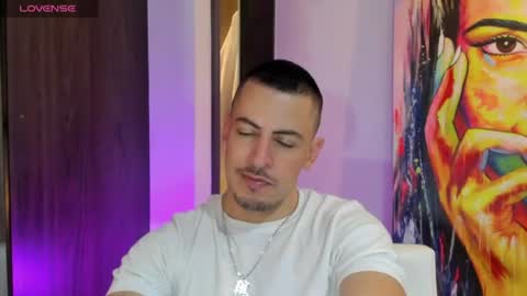 Snapshot of scotty_music chatting on 06/25/26, 12:32 Ricardo online show from 06/25/26, 12:32