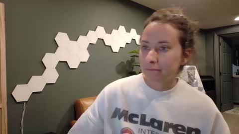 Scout has fun online show from 11/21/25, 03:16