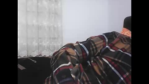 Snapshot of screw2 chatting on 12/21/24, 11:33 Evren online show from 12/21/24, 11:33