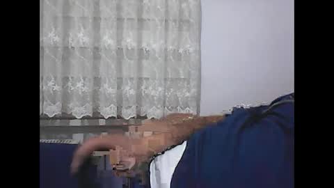 Snapshot of screw2 chatting on 12/22/24, 07:31 Evren online show from 12/22/24, 07:31