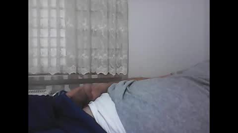 Snapshot of screw2 chatting on 01/05/25, 12:53 Evren online show from 01/05/25, 12:53