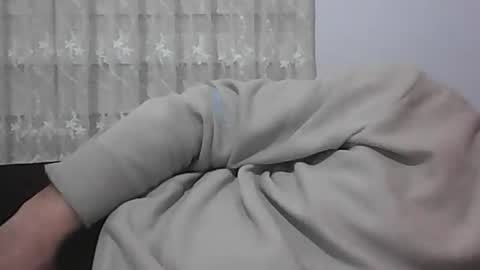 Snapshot of screw2 chatting on 01/16/25, 04:50 Evren online show from 01/16/25, 04:50