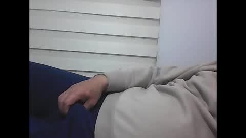 Snapshot of screw2 chatting on 02/17/25, 09:19 Evren online show from 02/17/25, 09:19