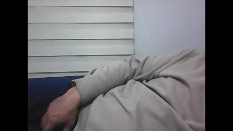 Snapshot of screw2 chatting on 02/22/25, 04:40 Evren online show from 02/22/25, 04:40