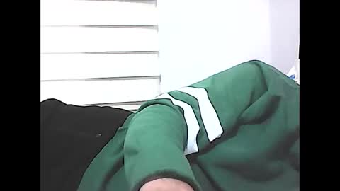 Snapshot of screw2 chatting on 03/02/25, 03:16 Evren online show from 03/02/25, 03:16