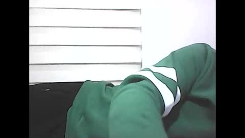 Snapshot of screw2 chatting on 03/08/25, 10:02 Evren online show from 03/08/25, 10:02