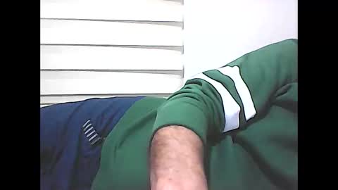 Snapshot of screw2 chatting on 03/10/25, 07:40 Evren online show from 03/10/25, 07:40