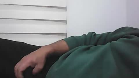 Snapshot of screw2 chatting on 10/09/25, 06:50 Evren online show from 10/09/25, 06:50