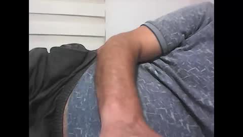 Snapshot of screw2 chatting on 10/15/25, 07:03 Evren online show from 10/15/25, 07:03