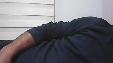 Snapshot of screw2 chatting on 11/17/25, 03:07 Evren online show from 11/17/25, 03:07