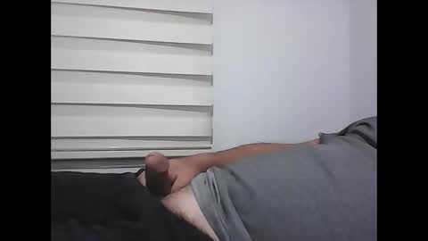 Snapshot of screw2 chatting on 11/24/25, 07:02 Evren online show from 11/24/25, 07:02