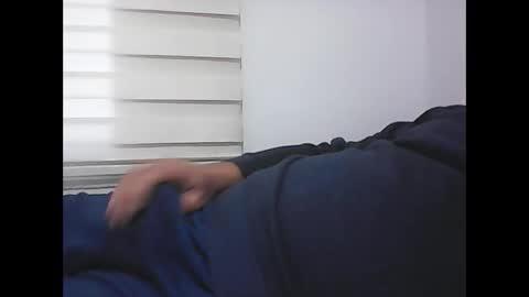 Snapshot of screw2 chatting on 12/14/25, 08:20 Evren online show from 12/14/25, 08:20