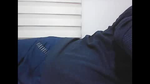 Snapshot of screw2 chatting on 12/18/25, 06:14 Evren online show from 12/18/25, 06:14