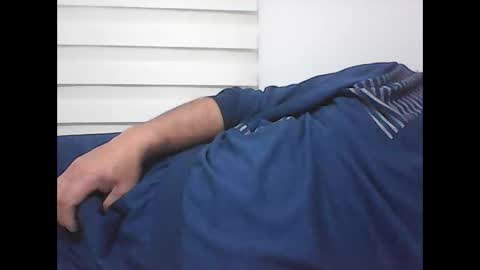 Snapshot of screw2 chatting on 12/21/25, 07:43 Evren online show from 12/21/25, 07:43